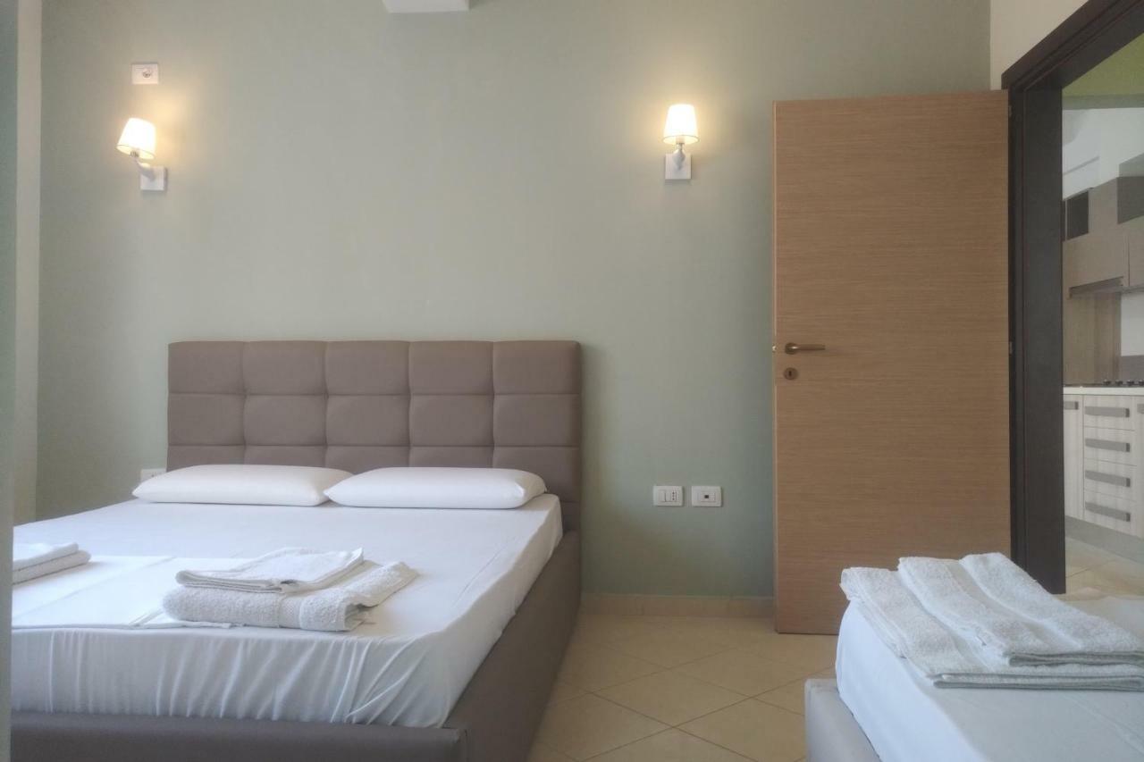 Deluxe Sea Apartment Влёра Экстерьер фото